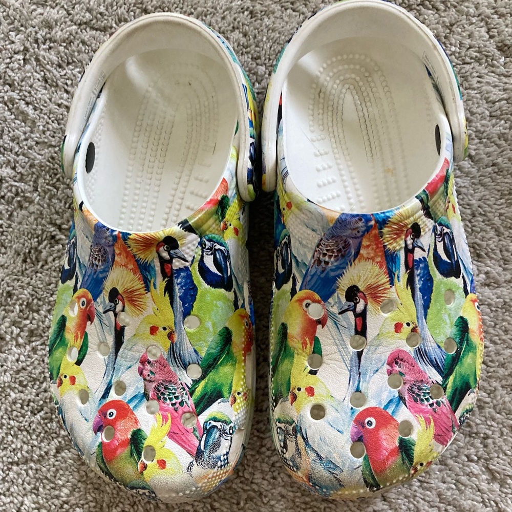 CROCs birds print kids 4 women’s 6 VGUC